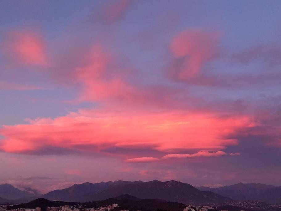 Vue Mer Avec Parking *
